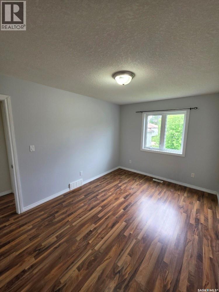 706 Rae Street, Regina, Saskatchewan  S4T 2A9 - Photo 7 - SK039311