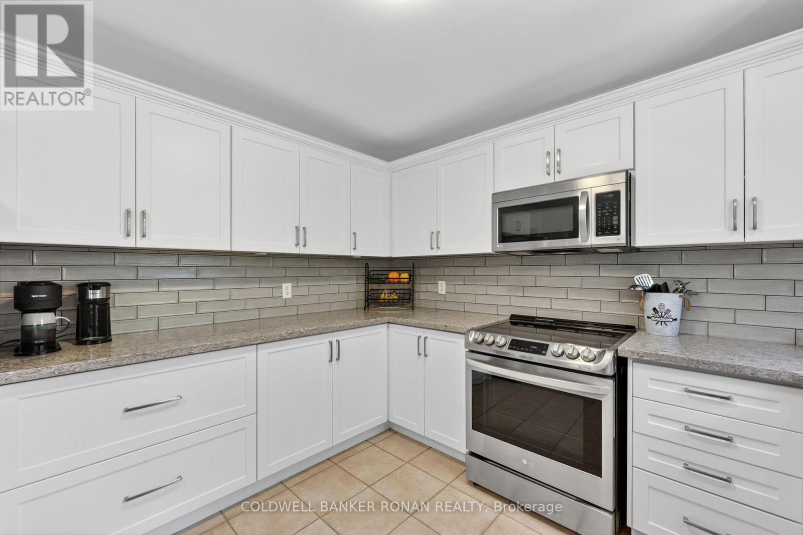 24 Ryan Court, Barrie, Ontario  L4M 6N7 - Photo 14 - S13440174