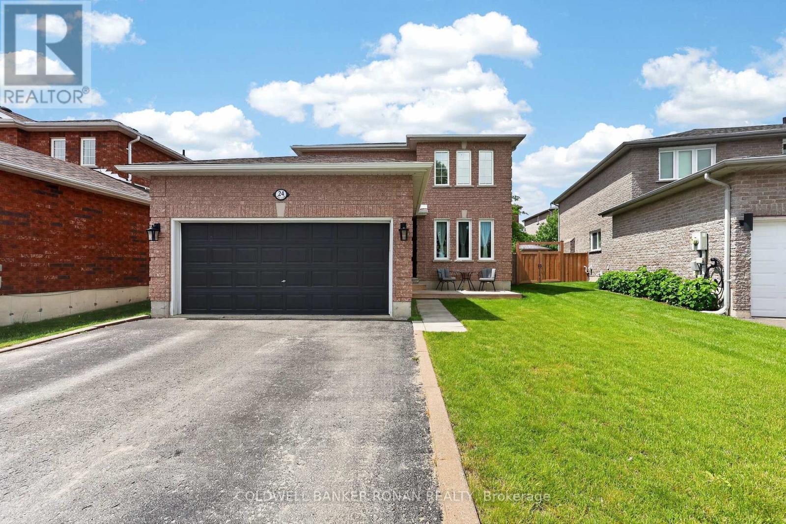 24 Ryan Court, Barrie, Ontario  L4M 6N7 - Photo 2 - S13440174