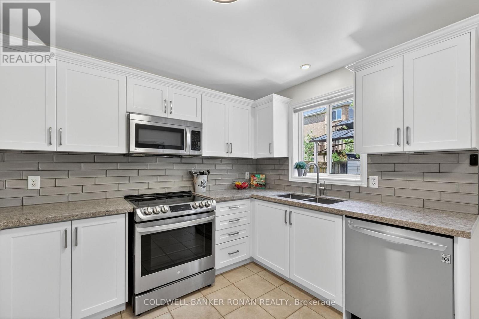 24 Ryan Court, Barrie, Ontario  L4M 6N7 - Photo 50 - S13440174