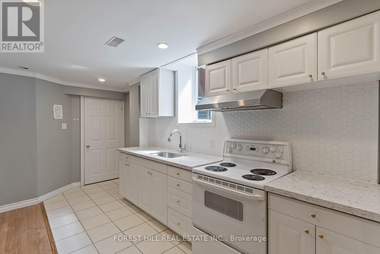 Bsmt - 5003 Rosebush Road, Mississauga, Ontario  L5M 5M4 - Photo 9 - W13440150