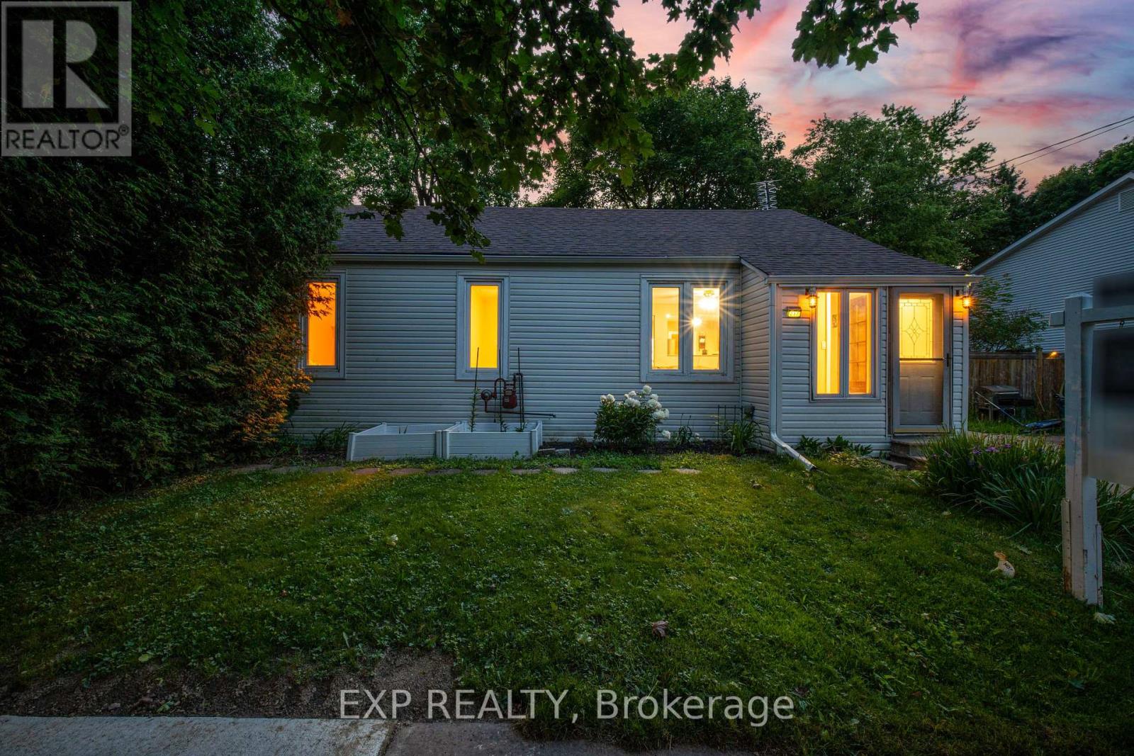 217 Mcdonald Boulevard, Halton Hills, Ontario  L7J 1B2 - Photo 4 - W13440154