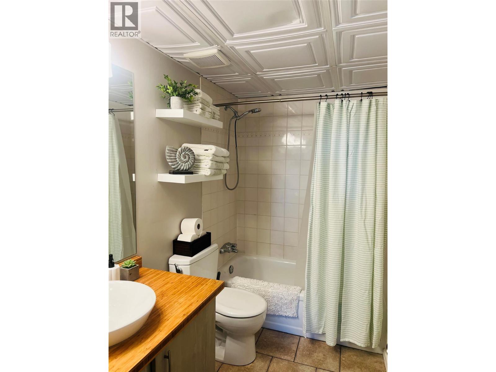 922 Dynes Avenue Unit# 301, Penticton, British Columbia  V2A 7X7 - Photo 13 - 10389587