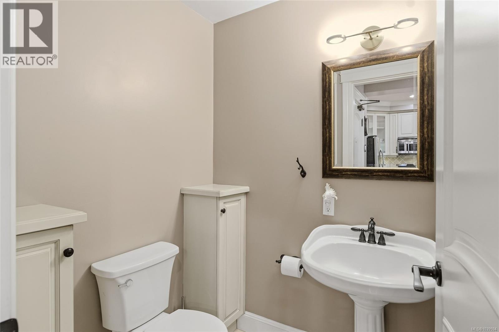 105 292 Crescent Rd E, Qualicum Beach, British Columbia V9K 0A5 - Photo 21 - 1039594