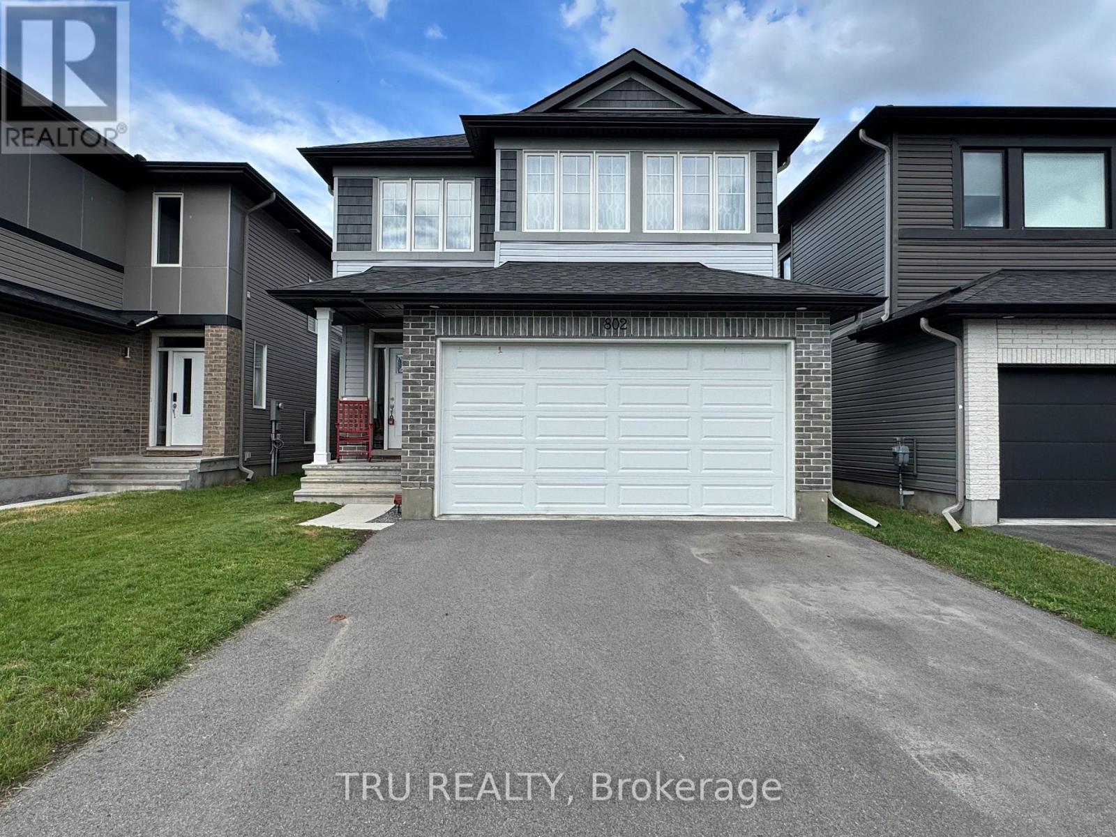 802 SENDERO WAY, Ottawa, Ontario