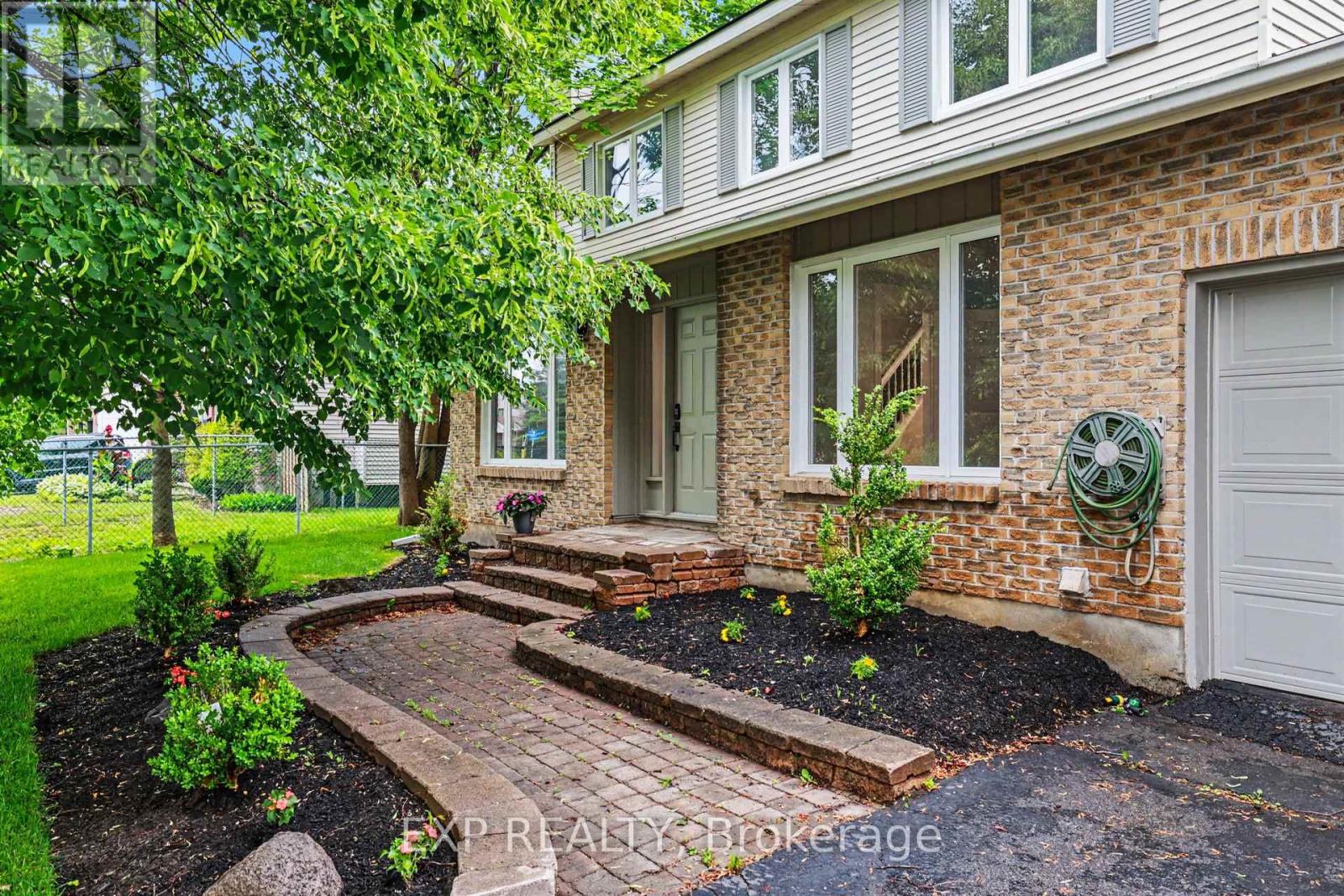 241 Anglehart Avenue, Ottawa, Ontario  K1E 2V7 - Photo 2 - X13440290