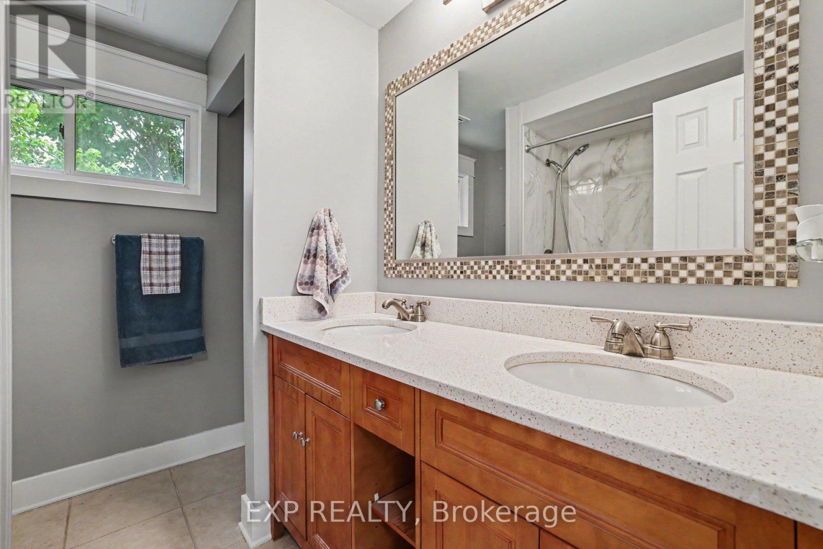 241 Anglehart Avenue, Ottawa, Ontario  K1E 2V7 - Photo 31 - X13440290