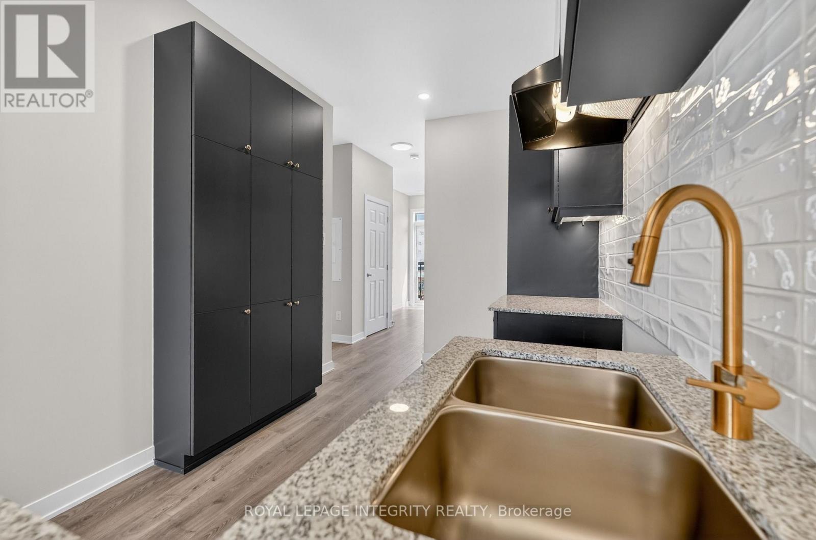 247 La Marche Avenue, Ottawa, Ontario  K1W 0Y3 - Photo 8 - X13440326