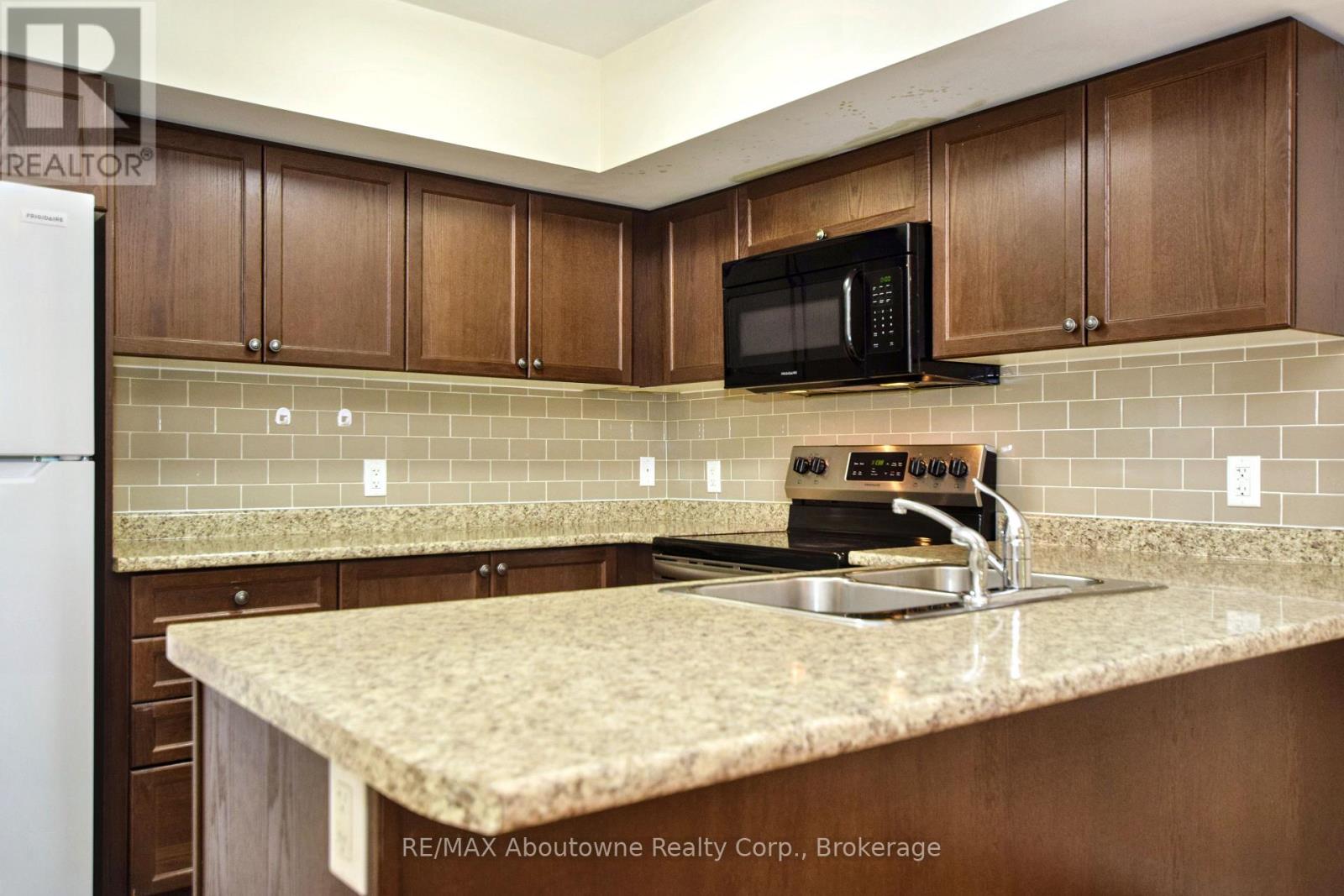 116 - 2441 Greenwich Drive, Oakville, Ontario  L6M 0S3 - Photo 6 - W13440316