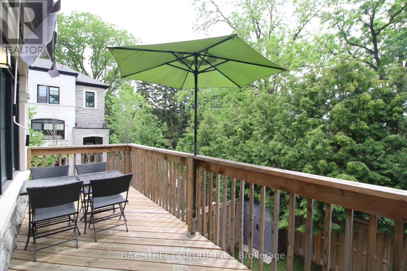 12 Sombrero Lane, Richmond Hill, Ontario  L4C 6E5 - Photo 8 - N13429726