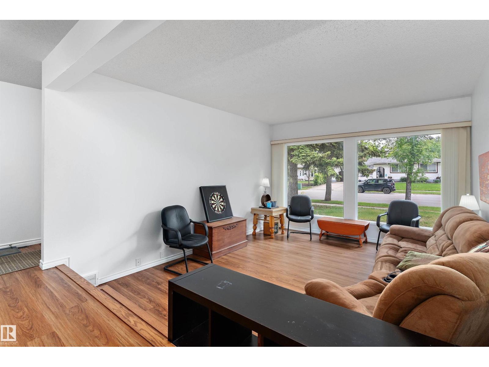 21 Graham Av, St. Albert, Alberta  T8N 1T4 - Photo 3 - E4493478