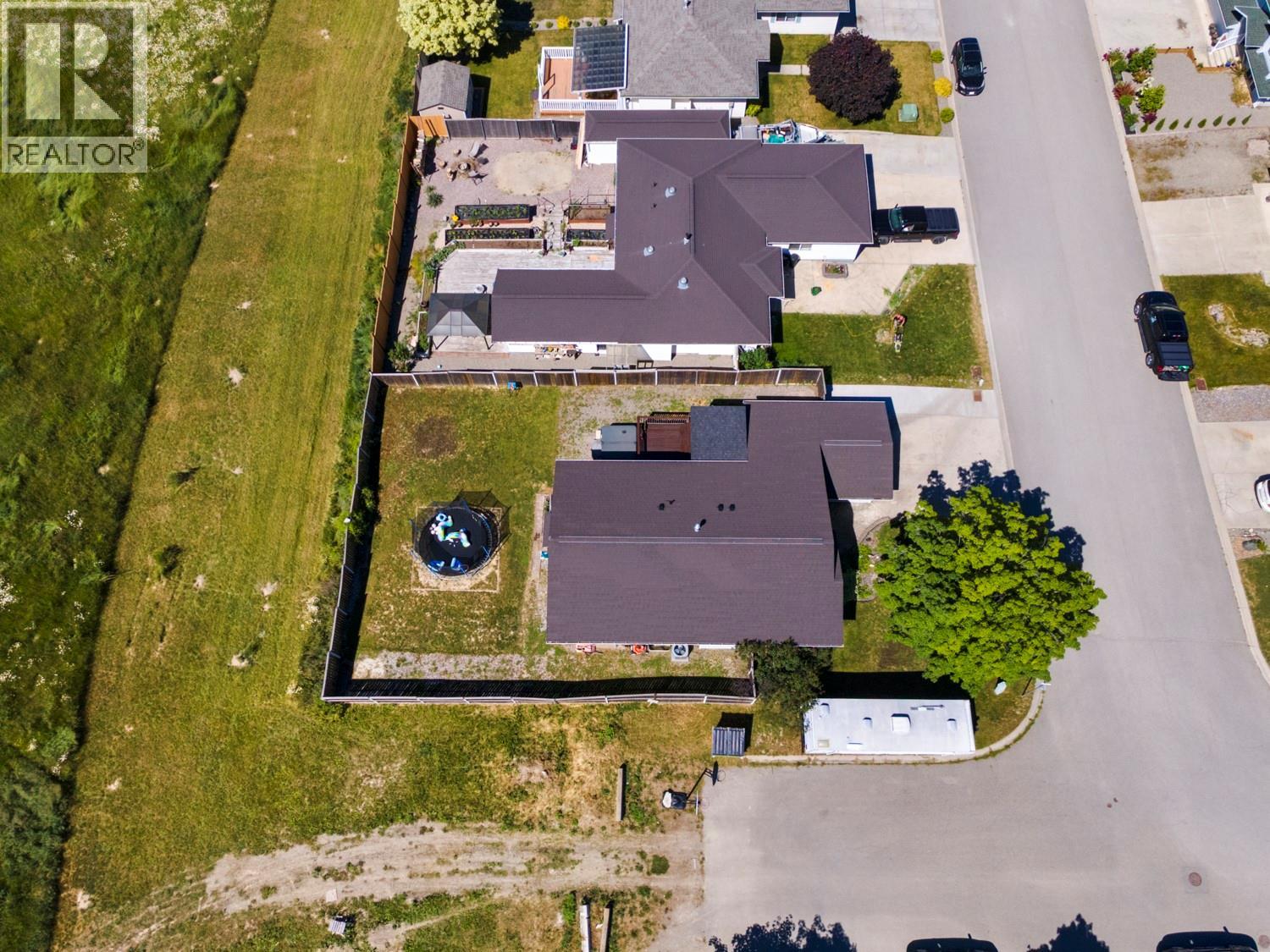 411 Dugan Street, Creston, British Columbia V0B 1G3 - Photo 3 - 10390973