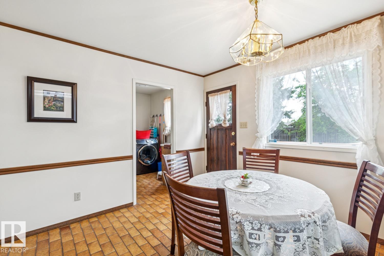 11216 21 Av Nw, Edmonton, Alberta T6J 5H4 - Photo 13 - E4493503