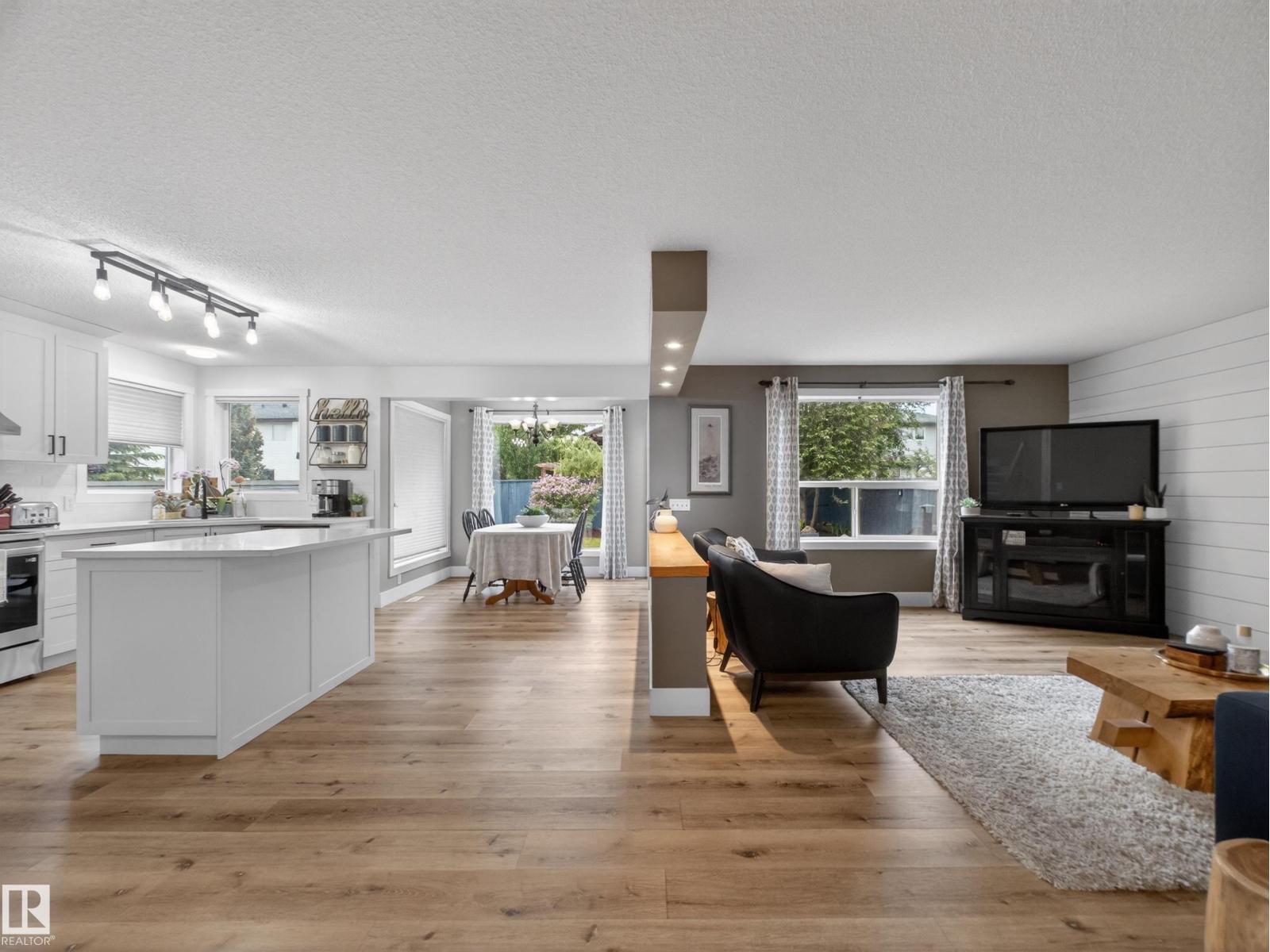 611 MEADOWVIEW CR, Sherwood Park, Alberta