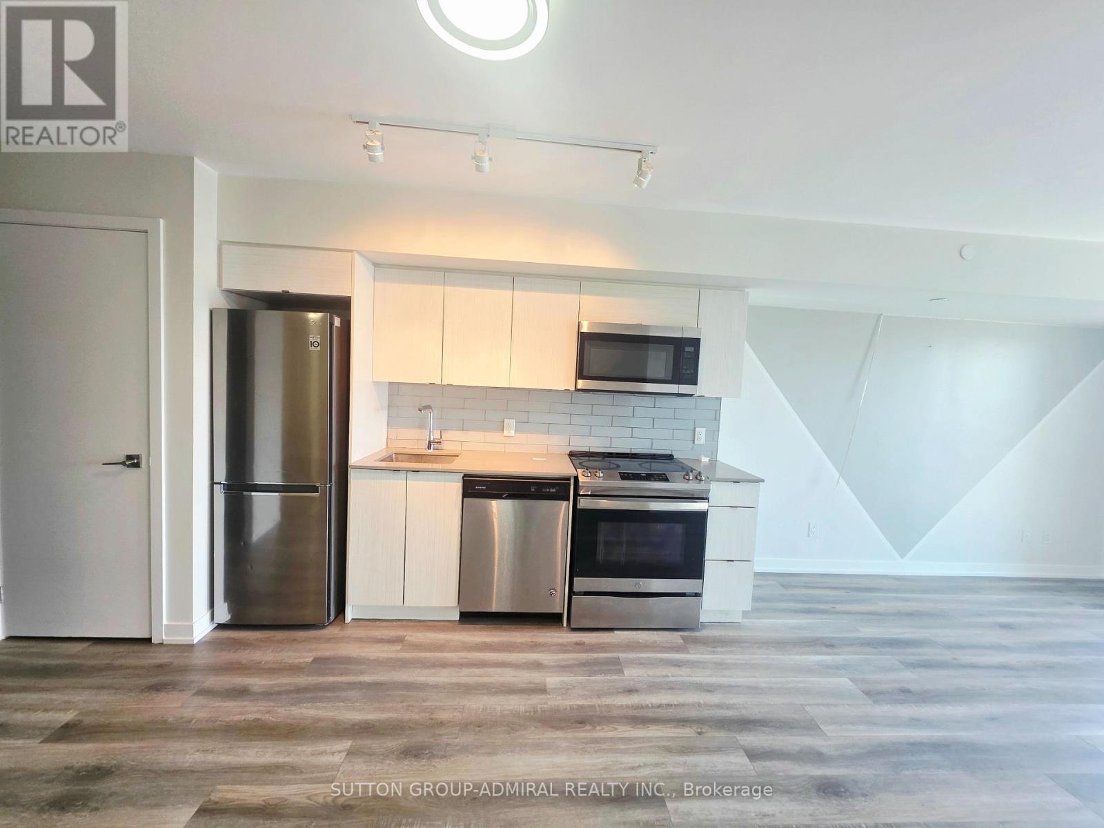 315 - 1401 O'connor Drive, Toronto, Ontario  M4B 2V5 - Photo 3 - E13107676