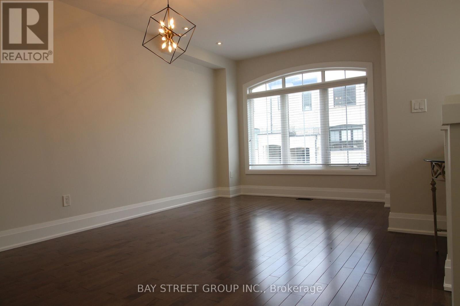 12 Sombrero Lane, Richmond Hill, Ontario  L4C 6E5 - Photo 7 - N13429734
