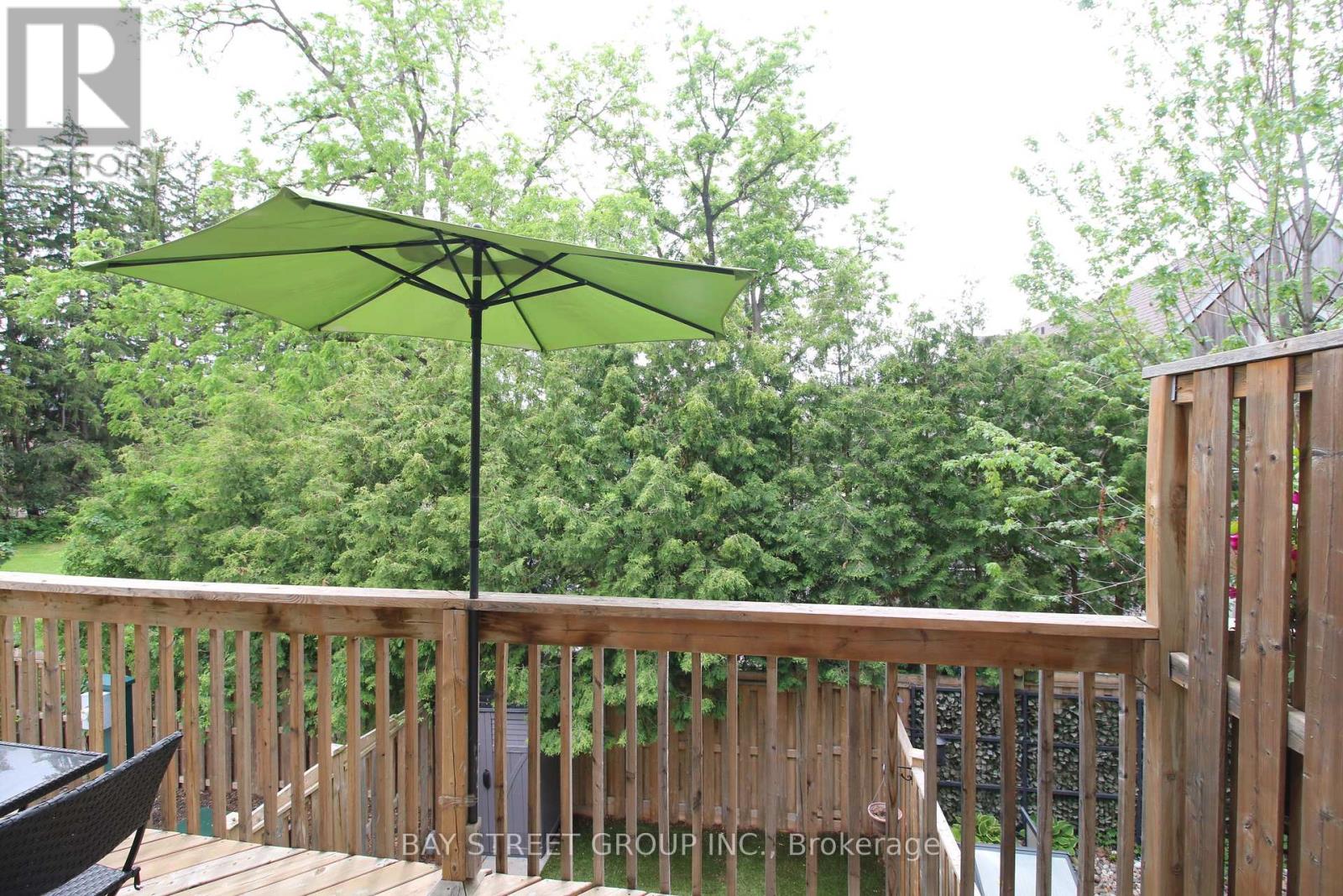 12 Sombrero Lane, Richmond Hill, Ontario  L4C 6E5 - Photo 8 - N13429734