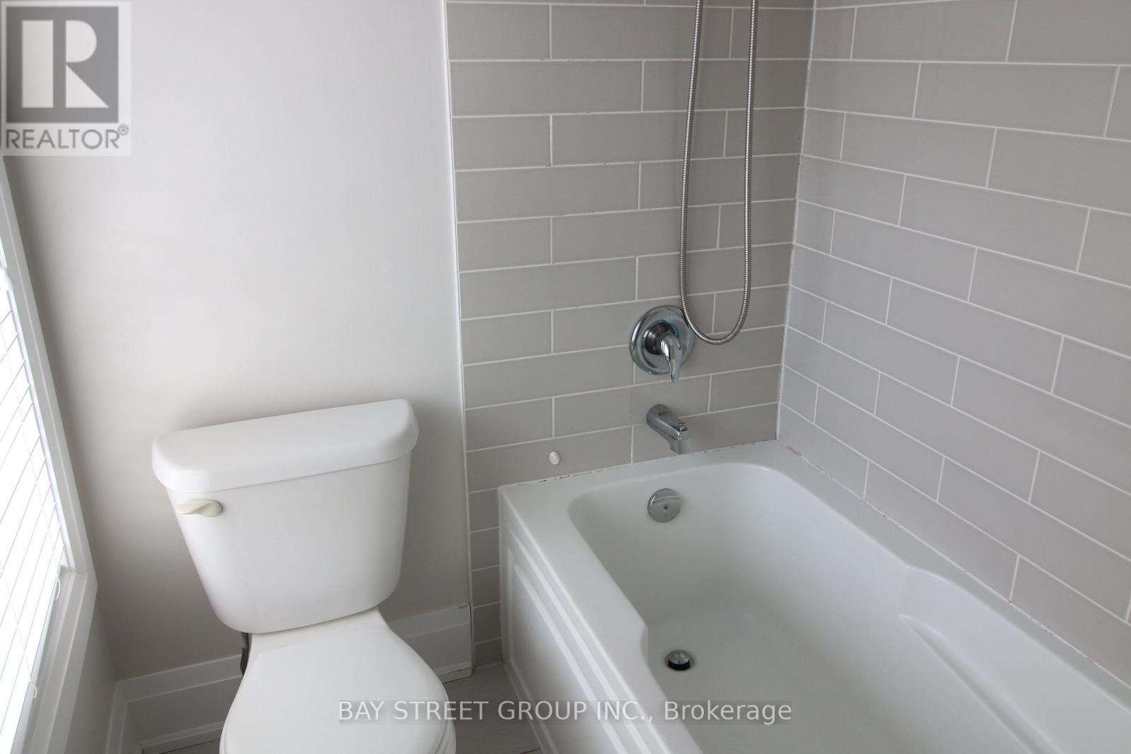 12 Sombrero Lane, Richmond Hill, Ontario  L4C 6E5 - Photo 15 - N13429734