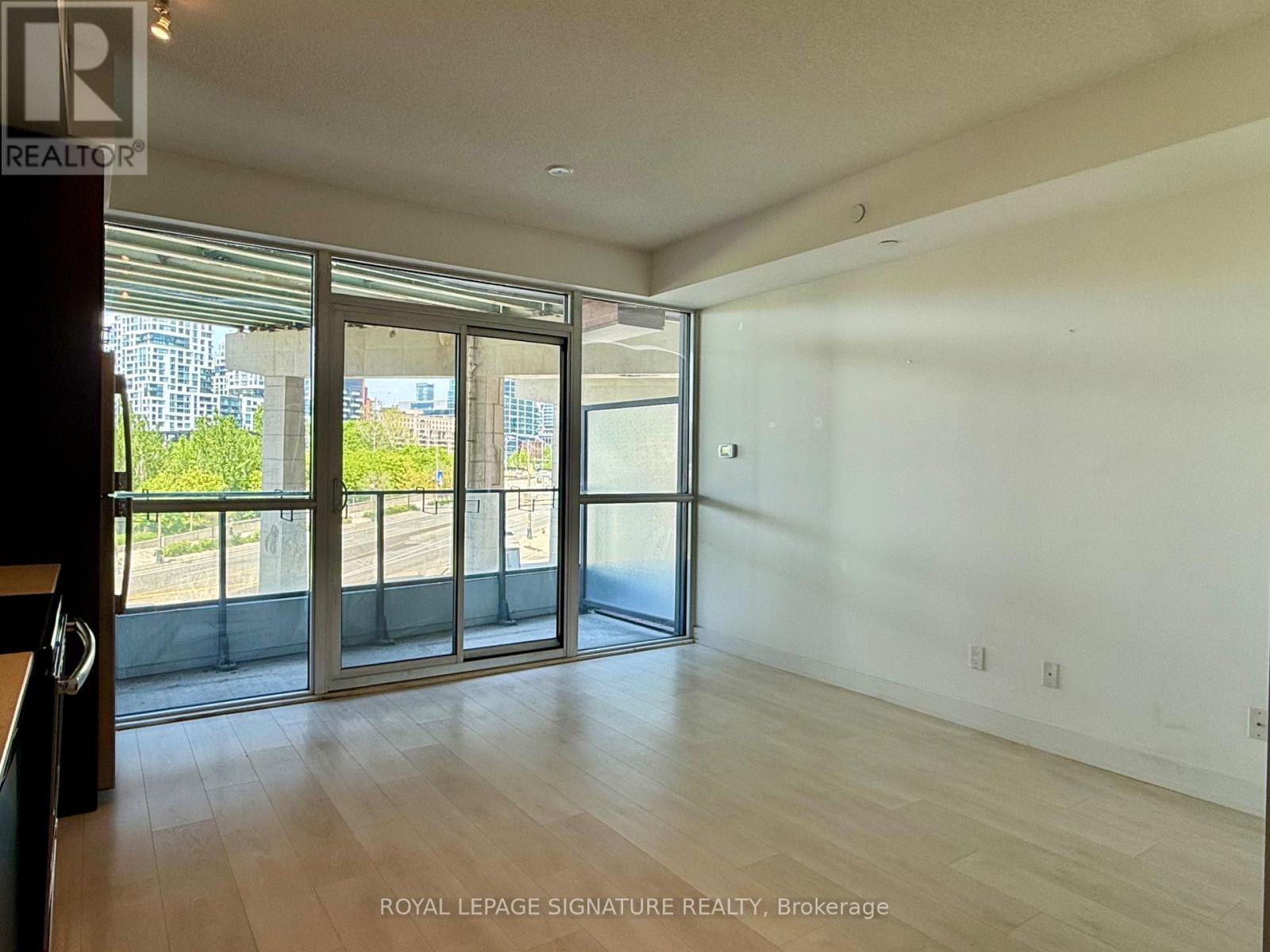 305 - 50 Bruyeres Mews, Toronto, Ontario  M5V 0A7 - Photo 2 - C13440274