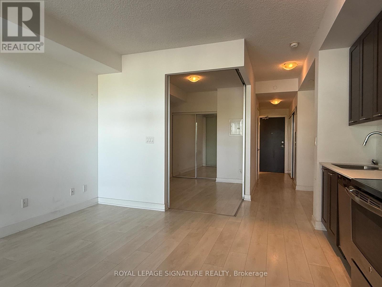 305 - 50 Bruyeres Mews, Toronto, Ontario  M5V 0A7 - Photo 5 - C13440274