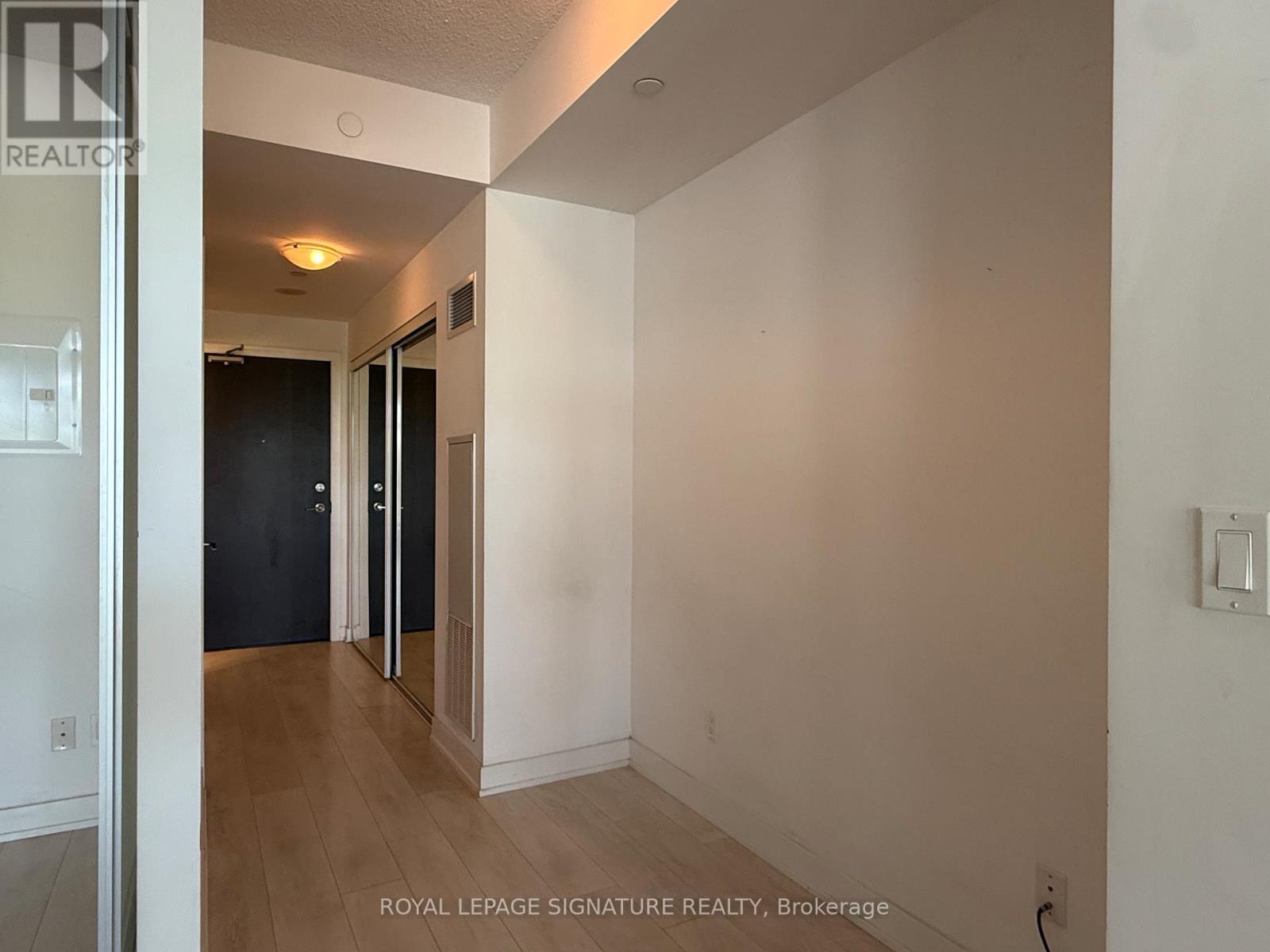 305 - 50 Bruyeres Mews, Toronto, Ontario  M5V 0A7 - Photo 8 - C13440274