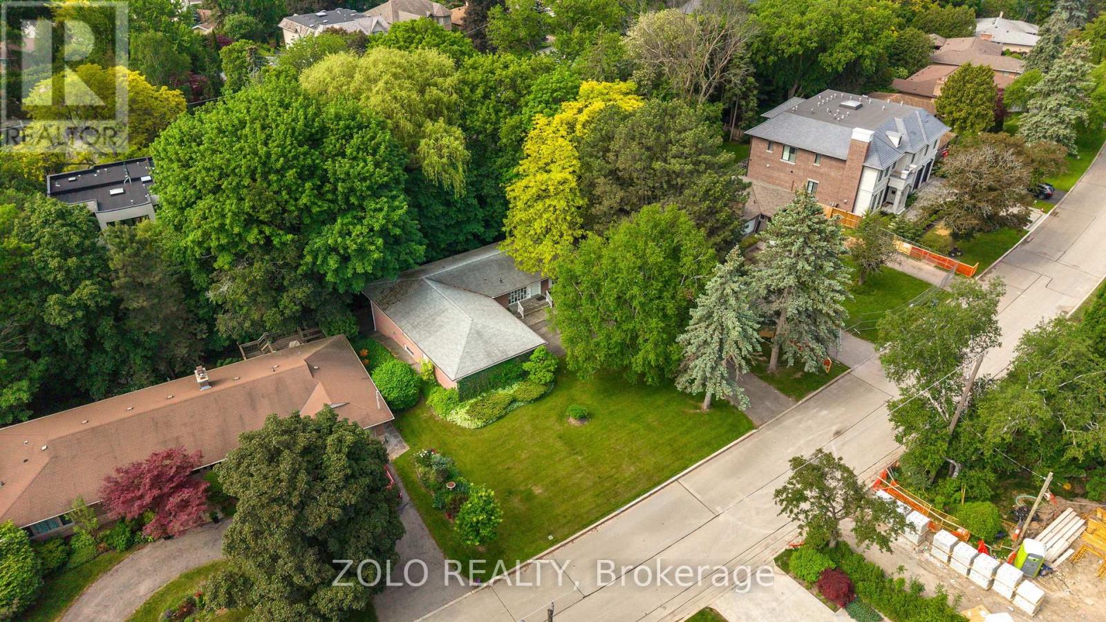 17 Hi Mount Drive, Toronto, Ontario  M2K 1X3 - Photo 42 - C13440304