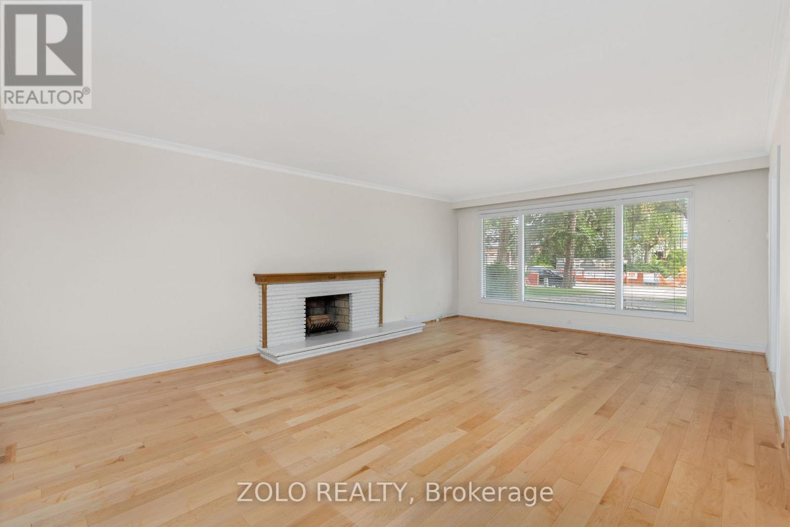 17 Hi Mount Drive, Toronto, Ontario  M2K 1X3 - Photo 8 - C13440304