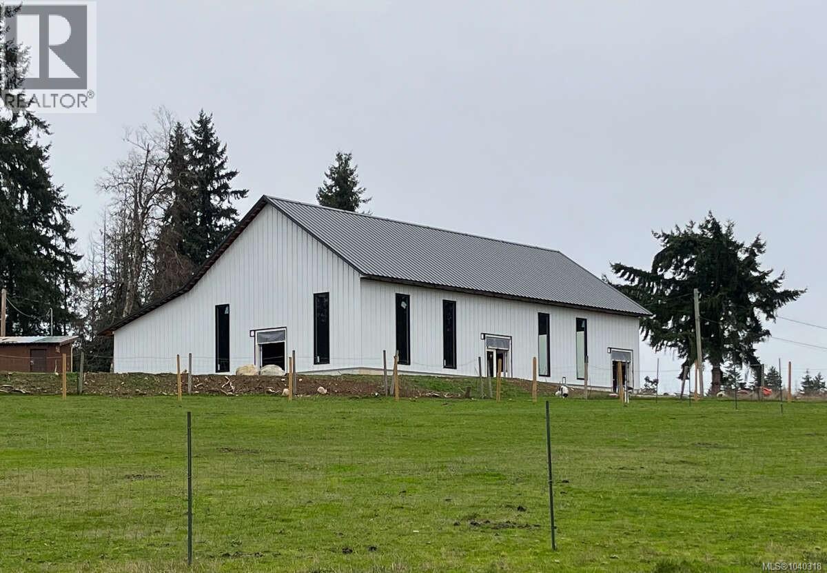 981 Pratt Rd, Hilliers, British Columbia