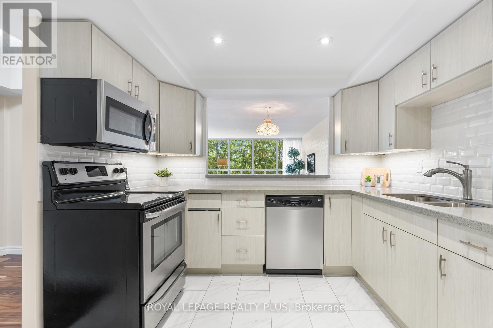 301 - 330 Mill Street S, Brampton, Ontario  L6Y 3V3 - Photo 16 - W13436318