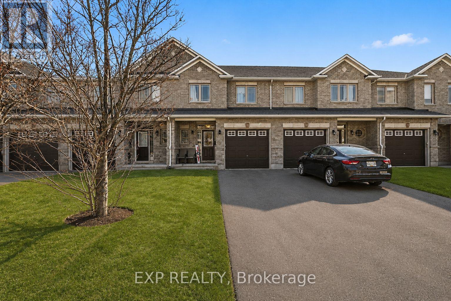 735 Regiment Avenue, Ottawa, Ontario  K2M 0E6 - Photo 2 - X12736354