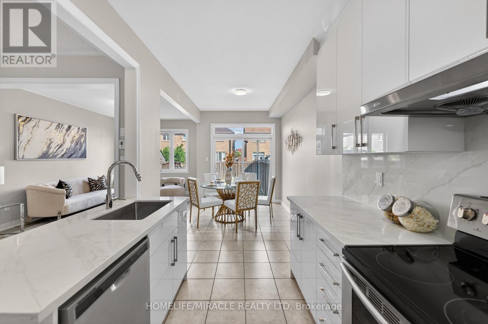 39 Matthew Harrison Street, Brampton, Ontario  L6P 3H3 - Photo 12 - W13439406