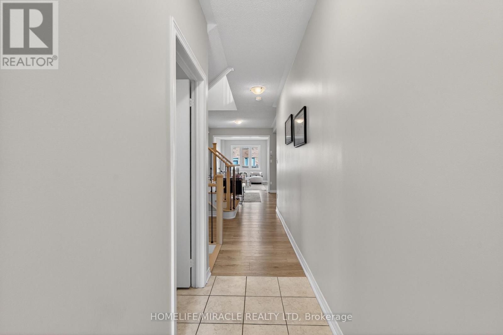 39 Matthew Harrison Street, Brampton, Ontario  L6P 3H3 - Photo 5 - W13439406