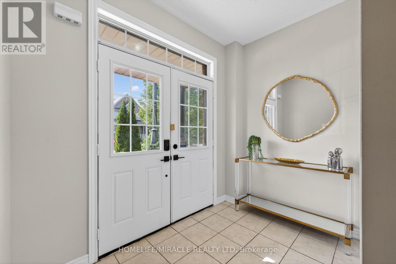 39 Matthew Harrison Street, Brampton, Ontario  L6P 3H3 - Photo 4 - W13439406