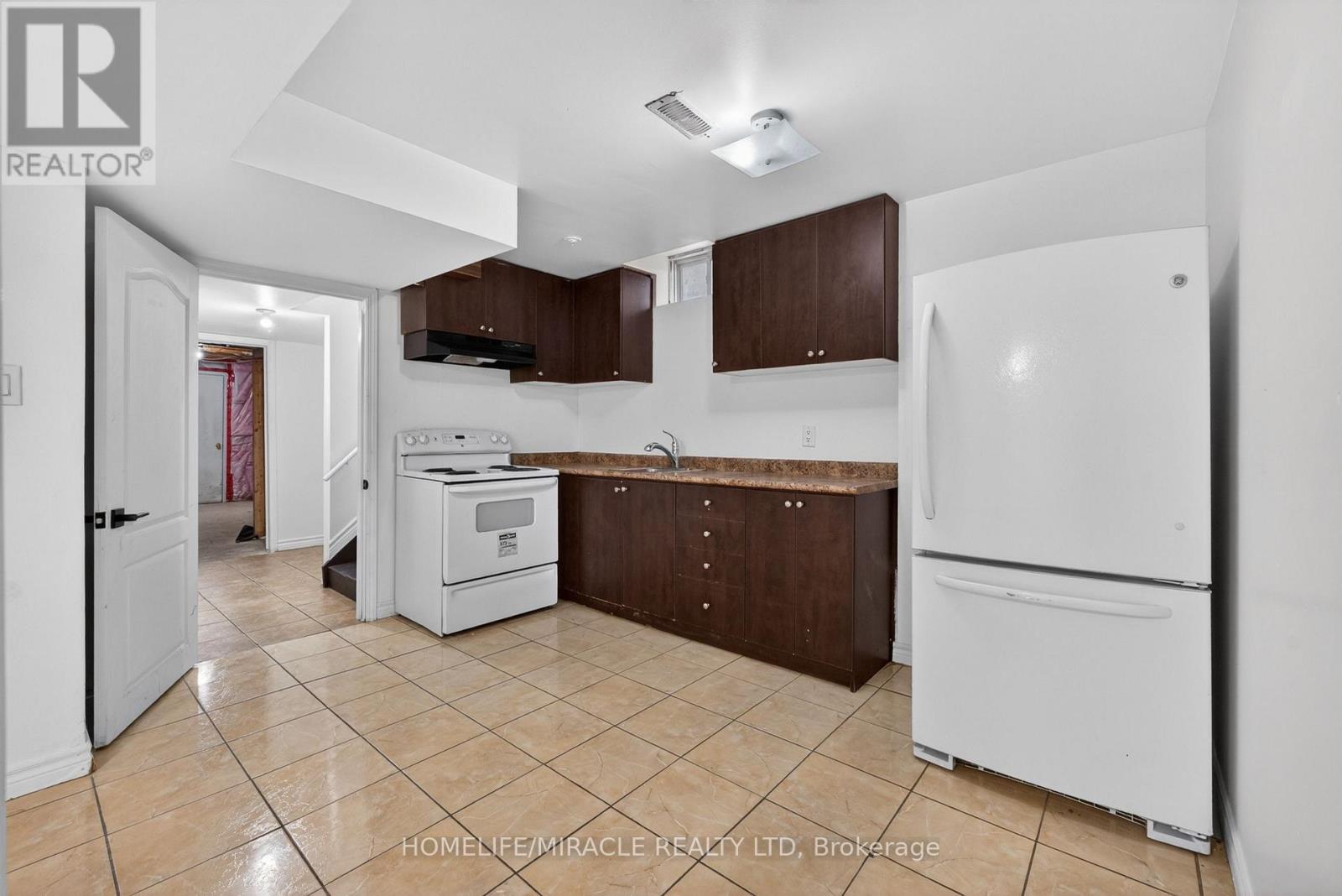 39 Matthew Harrison Street, Brampton, Ontario  L6P 3H3 - Photo 34 - W13439406