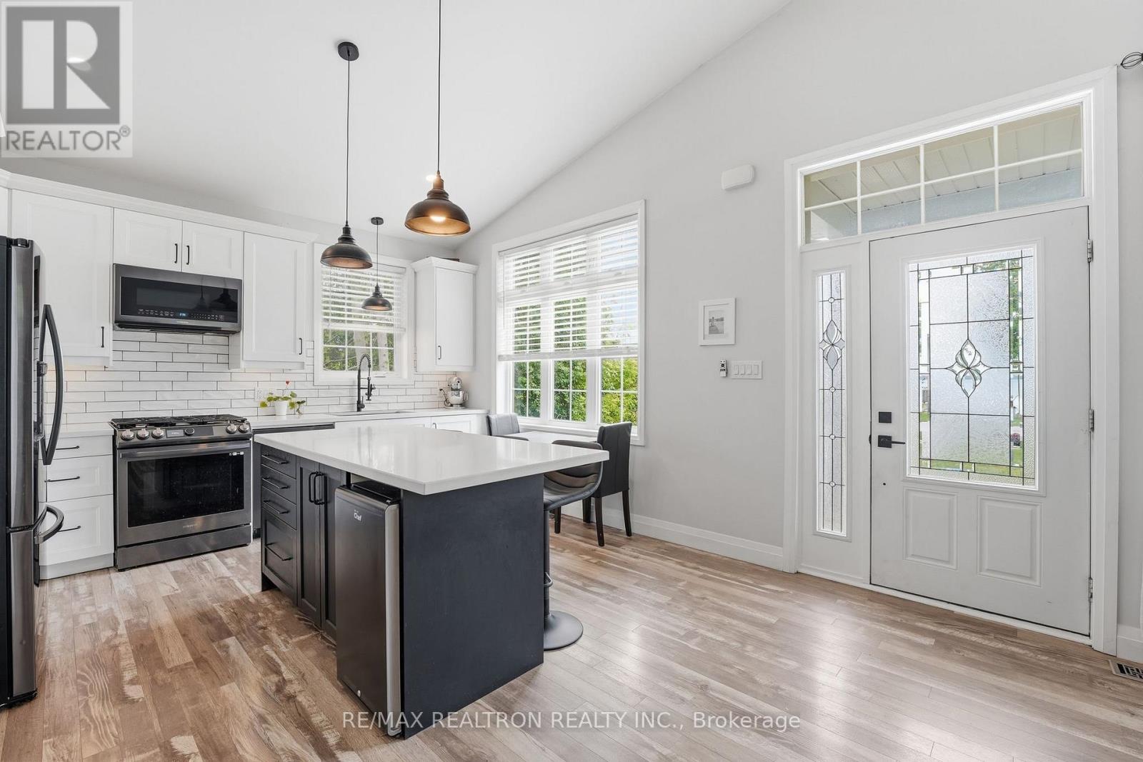 1050 Wisker Avenue, Innisfil, Ontario  L0L 1C0 - Photo 14 - N13440358