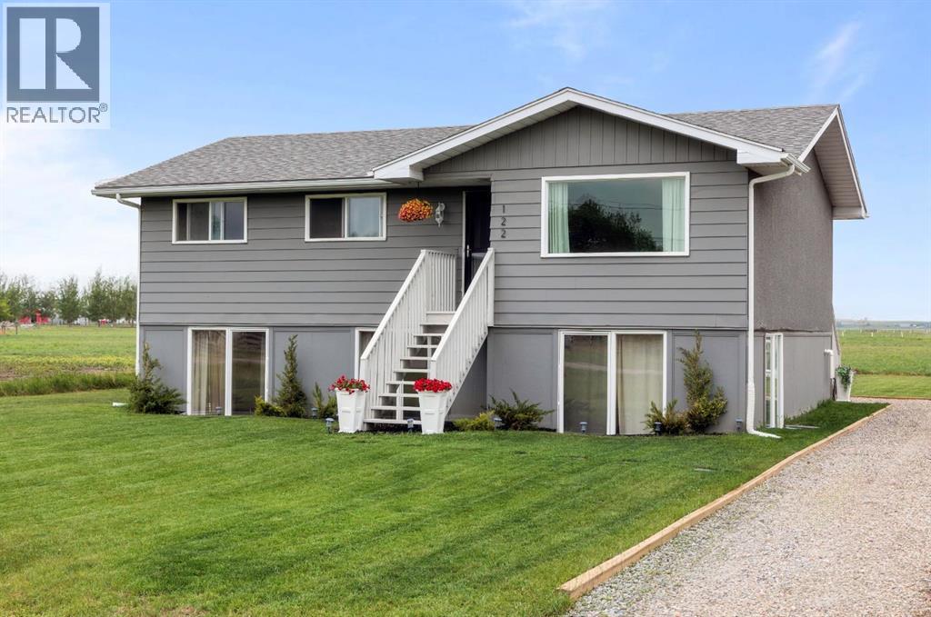 122 S 3 Street W, Magrath, Alberta T0K 1J0 - Photo 2 - A2306369