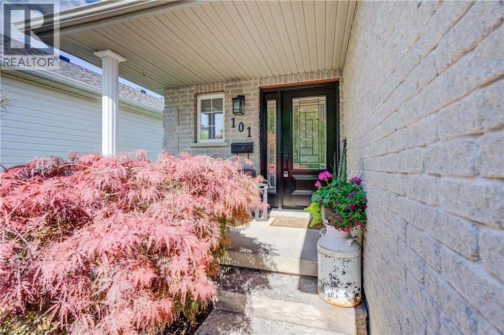 101 Edgemere Drive, Cambridge, Ontario  N1P 1E9 - Photo 3 - 40839447