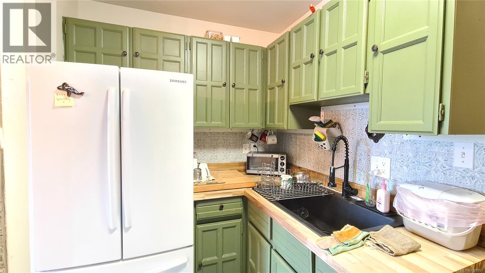 202 1725 Cedar Hill Cross Rd, Saanich, British Columbia  V8P 2P8 - Photo 6 - 1028951
