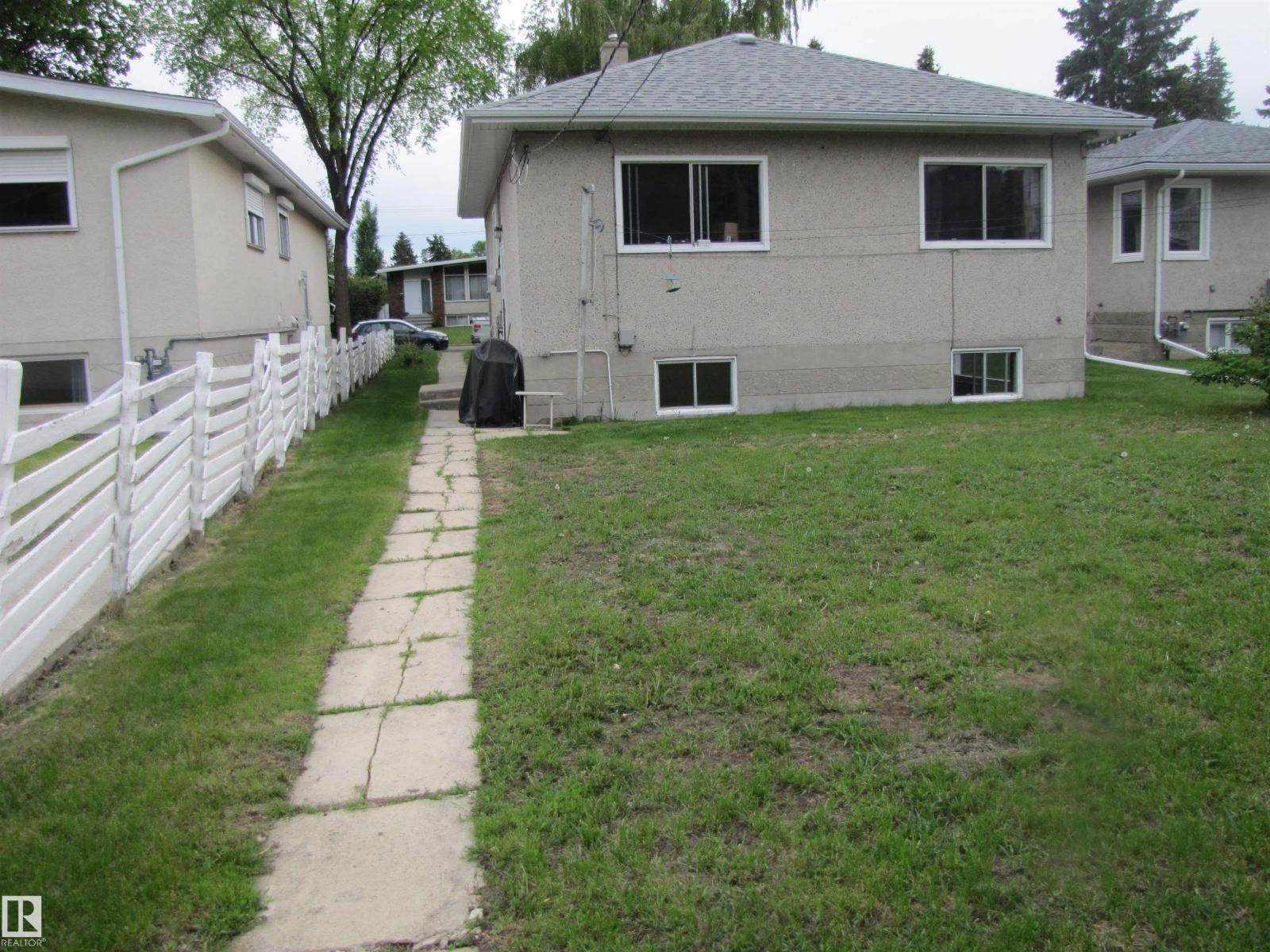 8122 83 Av Nw, Edmonton, Alberta  T6C 1A8 - Photo 3 - E4492913