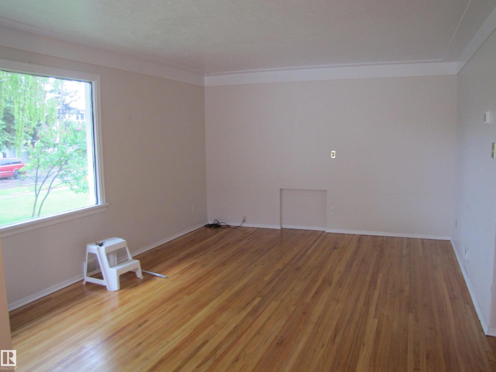 8122 83 Av Nw, Edmonton, Alberta  T6C 1A8 - Photo 8 - E4492913