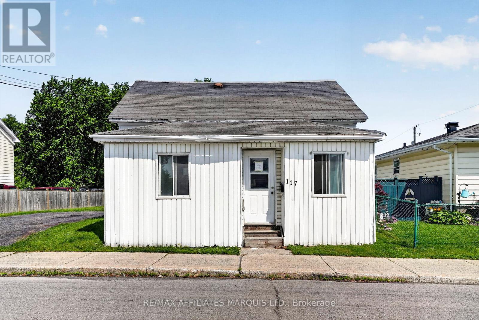 117 Sixth Street W, Cornwall, Ontario K6J 2W7 - Photo 2 - X13440492