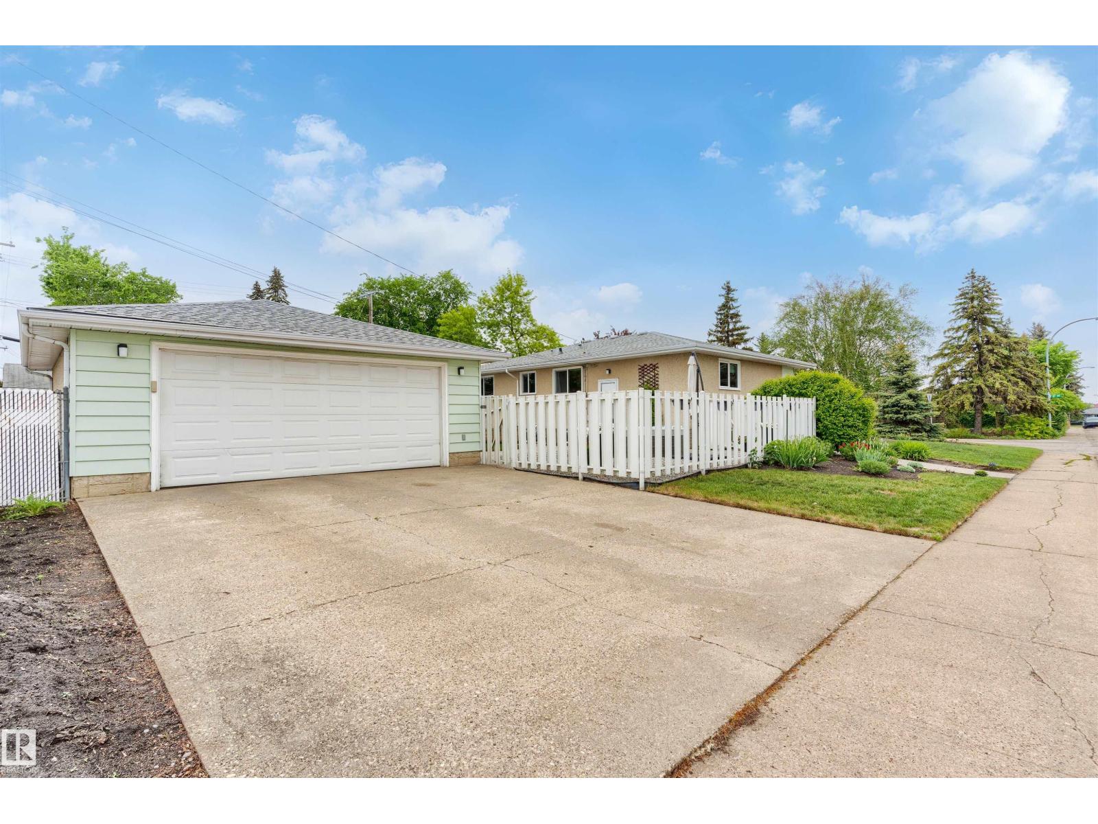 6203 87 Av NW, Edmonton, Alberta  T6B 0L1 - Photo 11 - E4493524