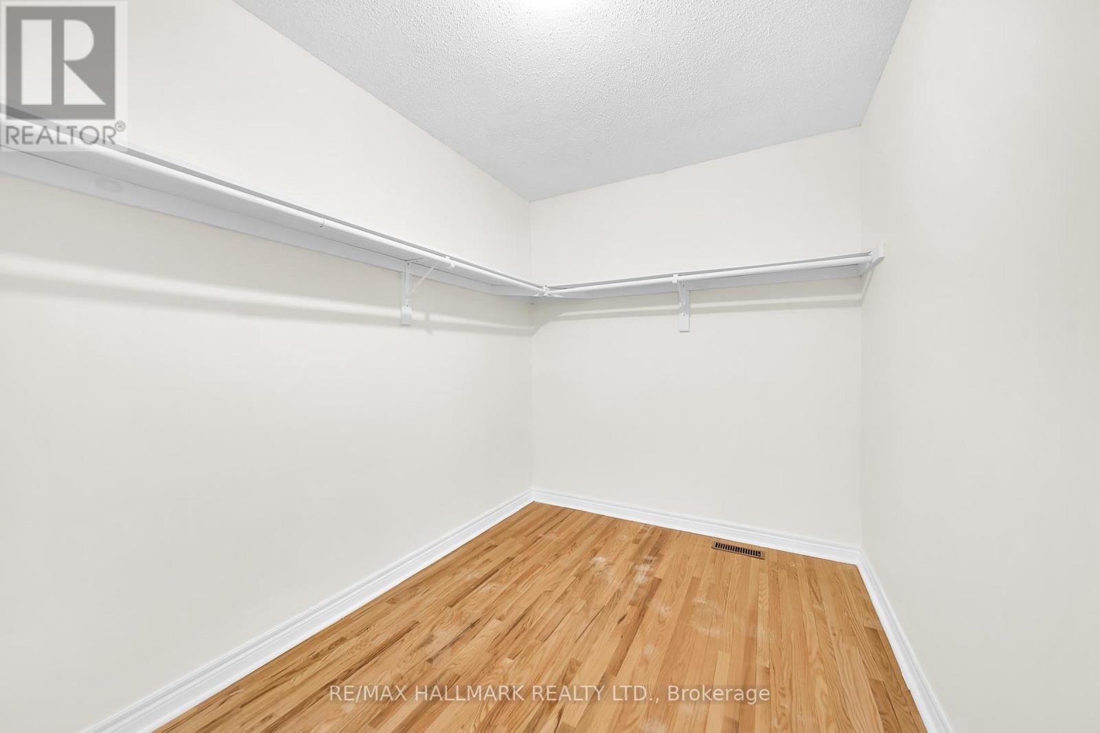 3 Creekview Avenue, Richmond Hill, Ontario  L4C 9X1 - Photo 22 - N13438234