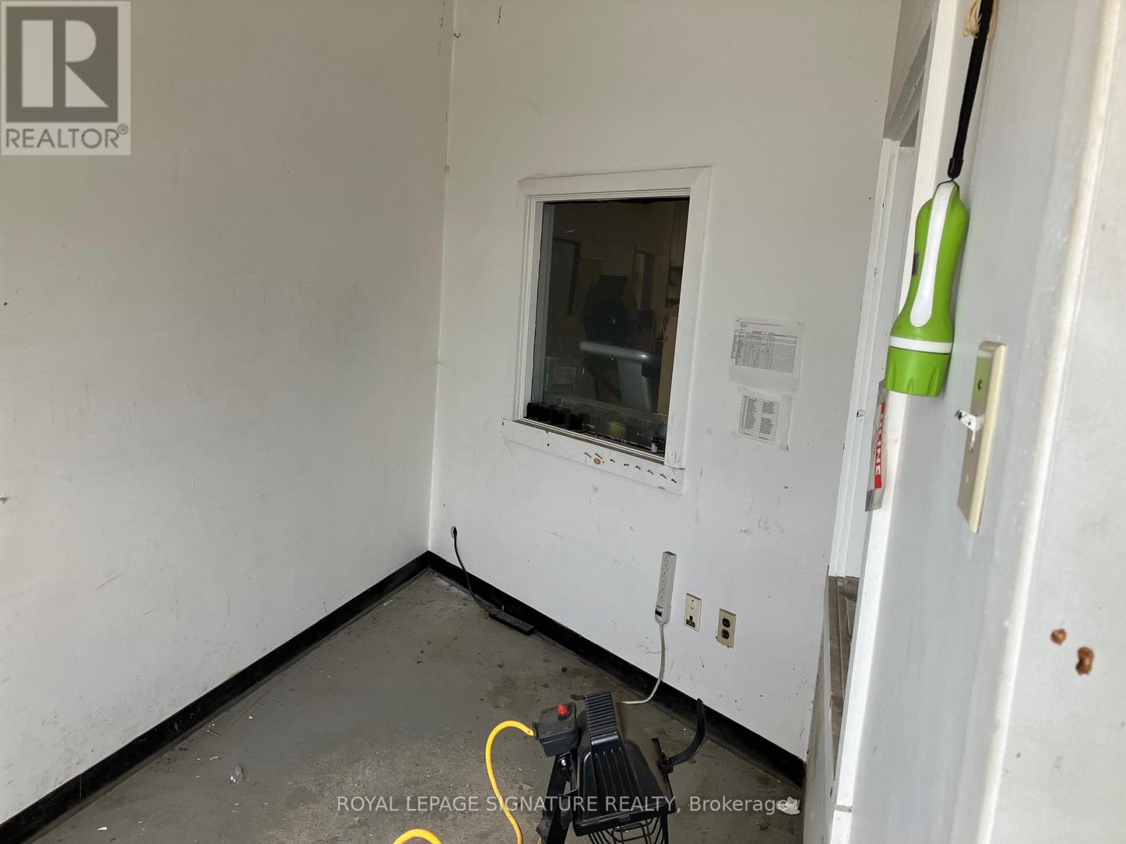 2 - 59 Comstock Road, Toronto, Ontario  M2K 0E3 - Photo 3 - E13424252