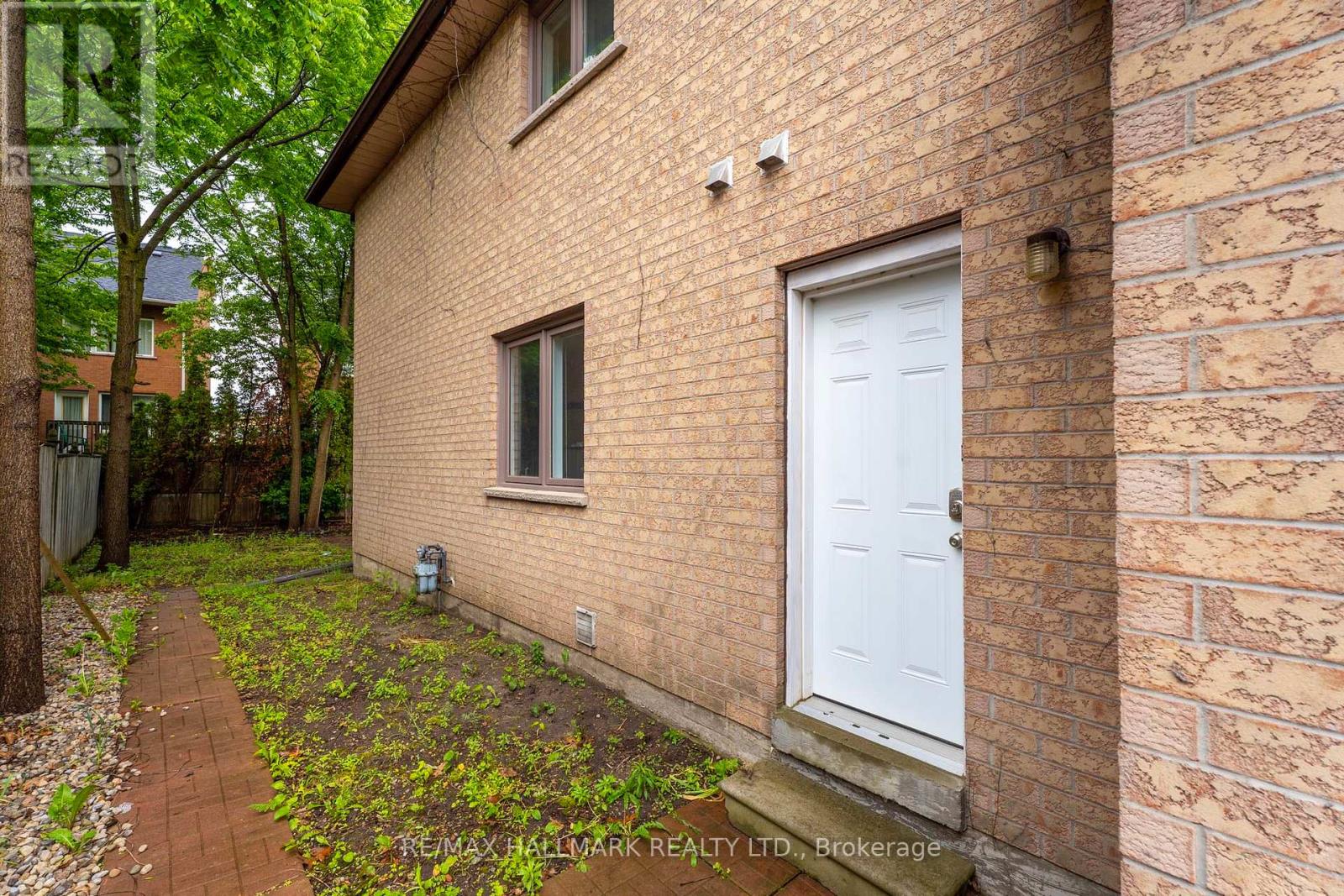 3 Creekview Avenue, Richmond Hill, Ontario  L4C 9X1 - Photo 37 - N13438234