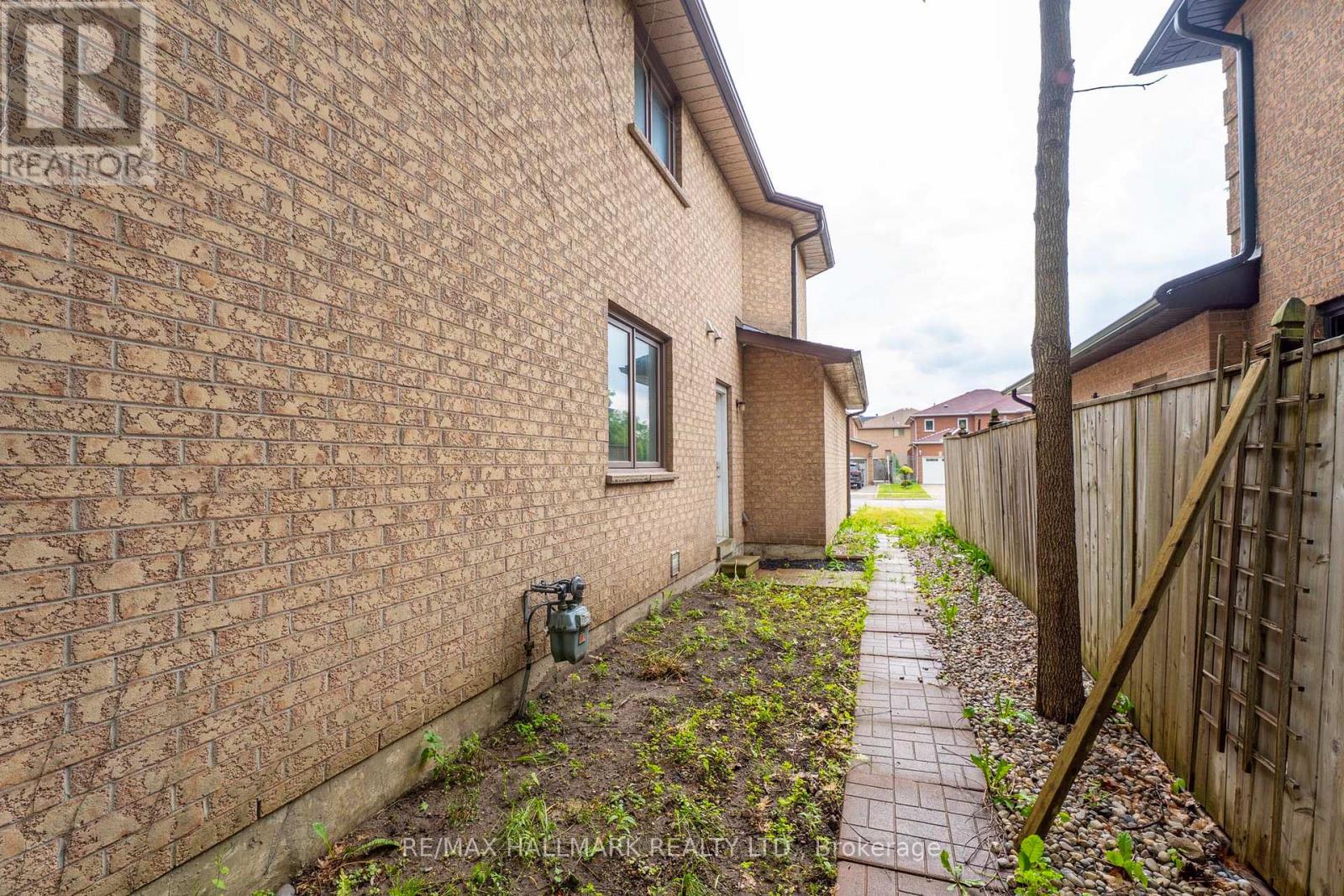 3 Creekview Avenue, Richmond Hill, Ontario  L4C 9X1 - Photo 36 - N13438234