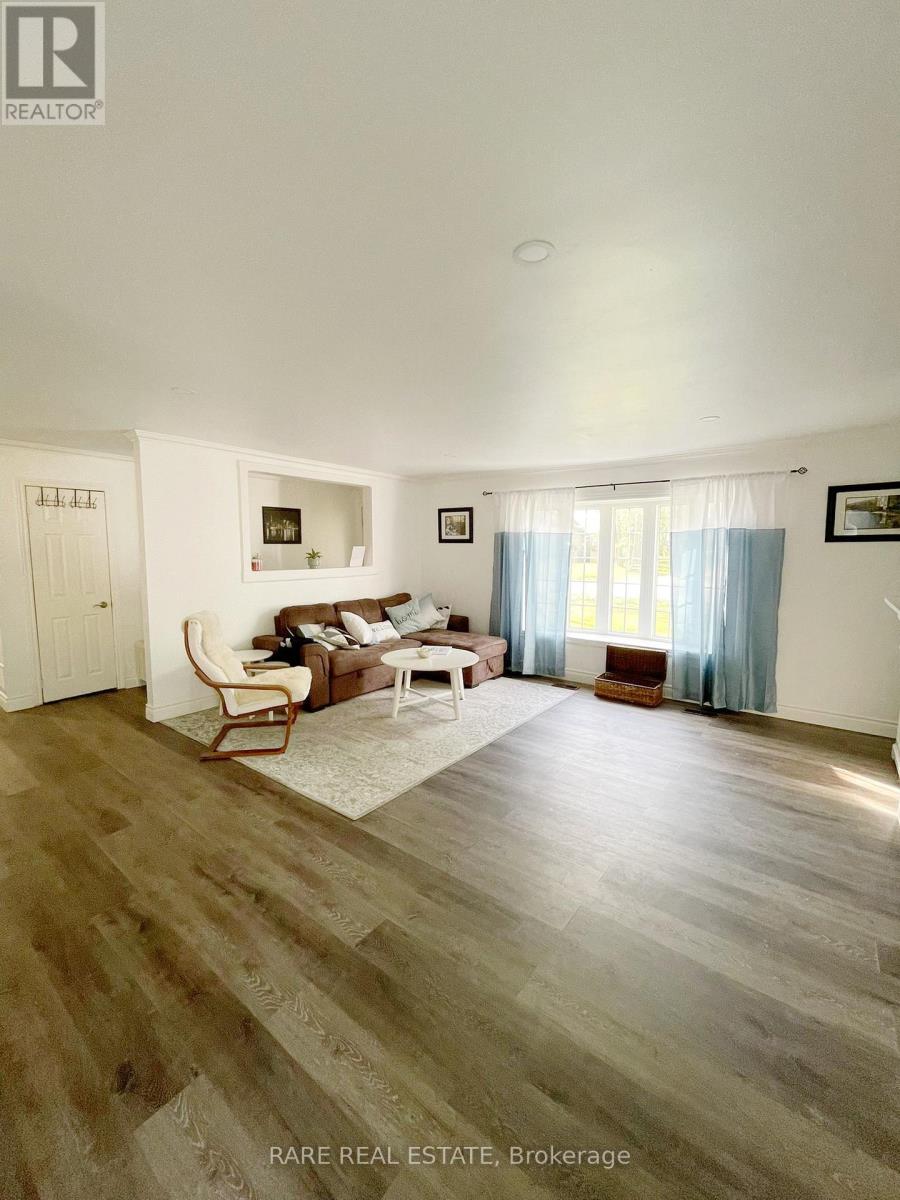 17 Leslie Anne Drive, Wasaga Beach, Ontario  L9Z 2N6 - Photo 3 - S13440480