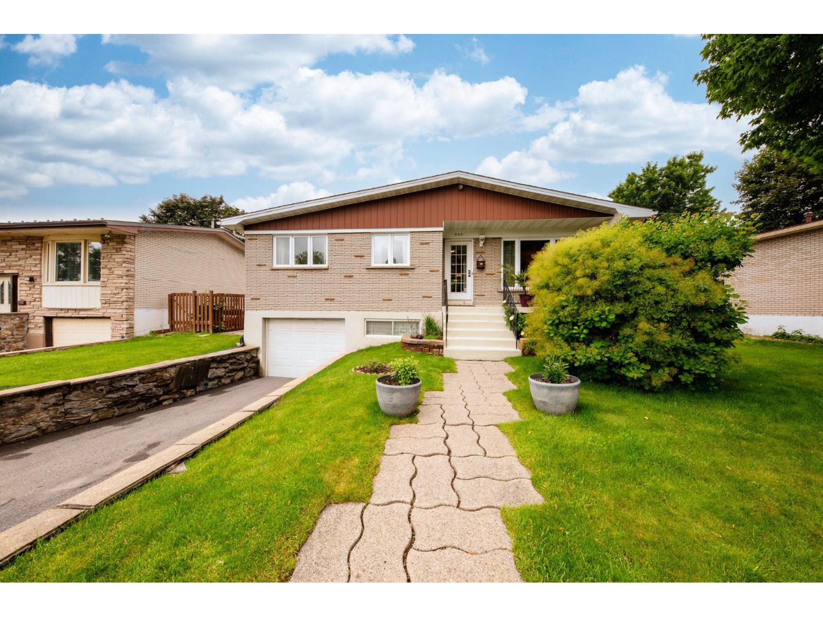 293 Rue Pépin Longueuil (Le Vieux-Longueuil) Quebec Canada J4L1G6 3