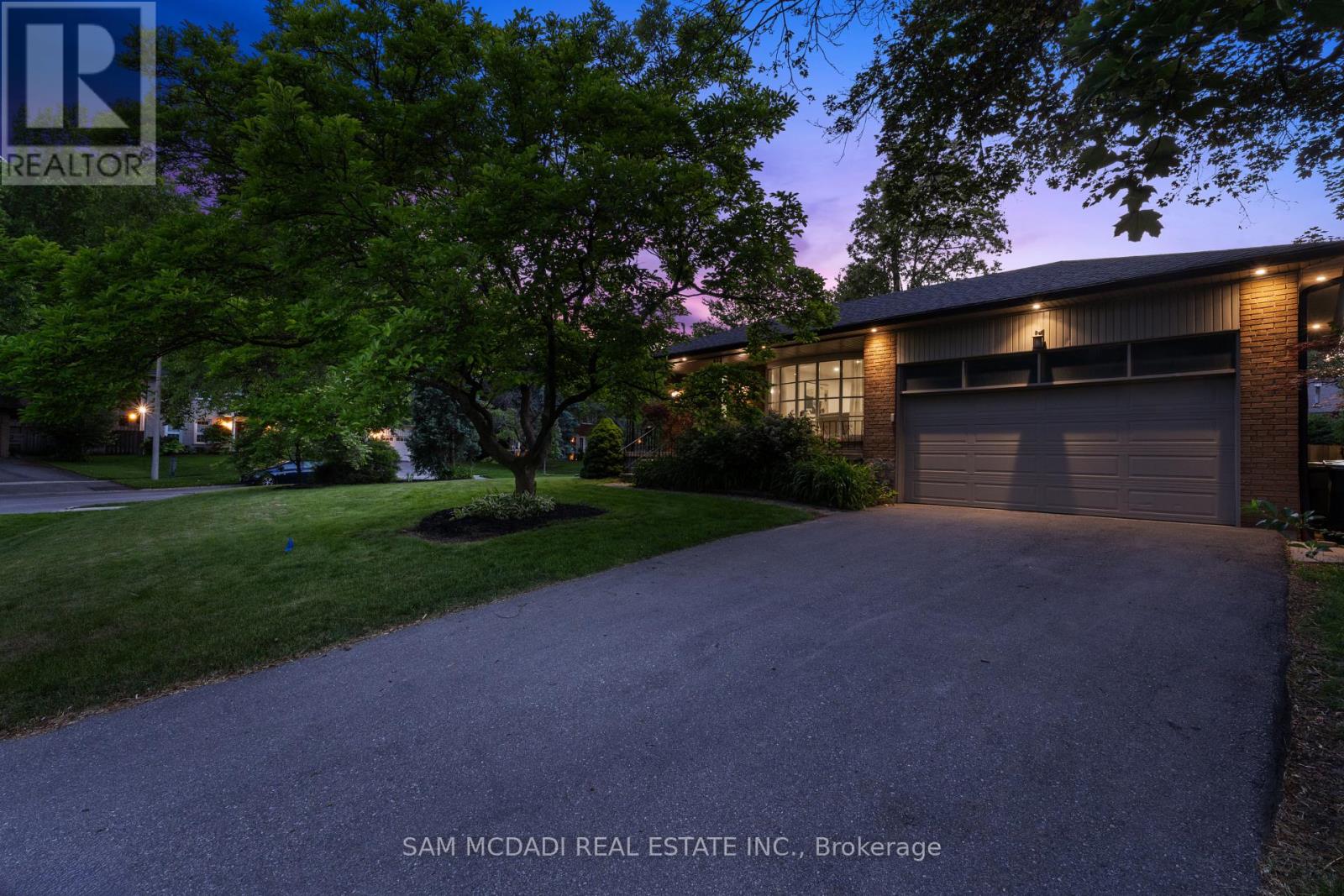 63 MAPLEWOOD ROAD, Mississauga, Ontario