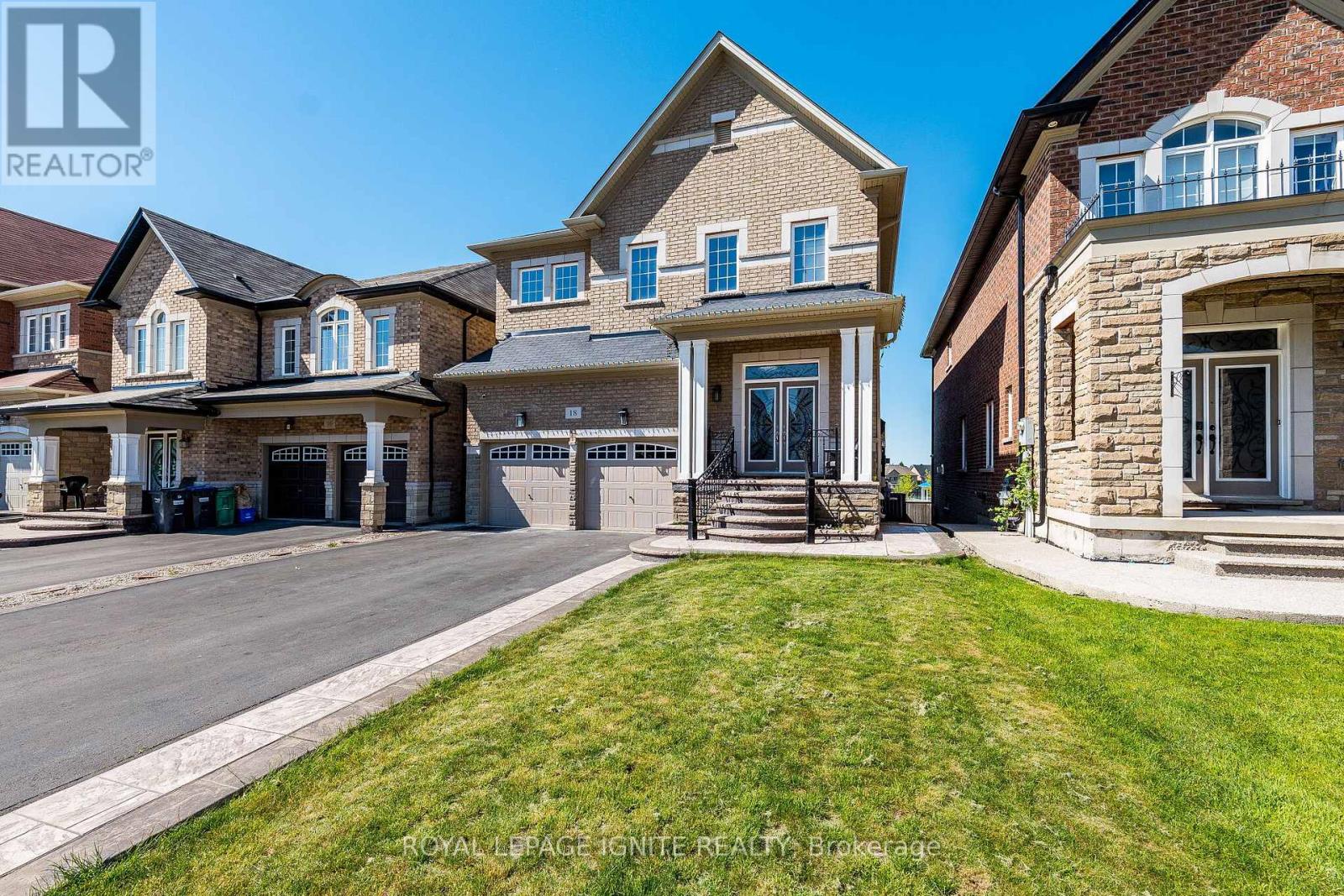 18 MONKTON CIRCLE, Brampton, Ontario